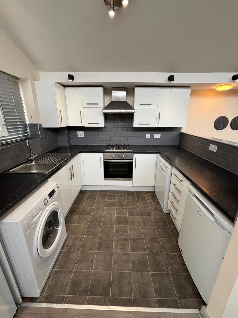 3 bedroom town house for rent