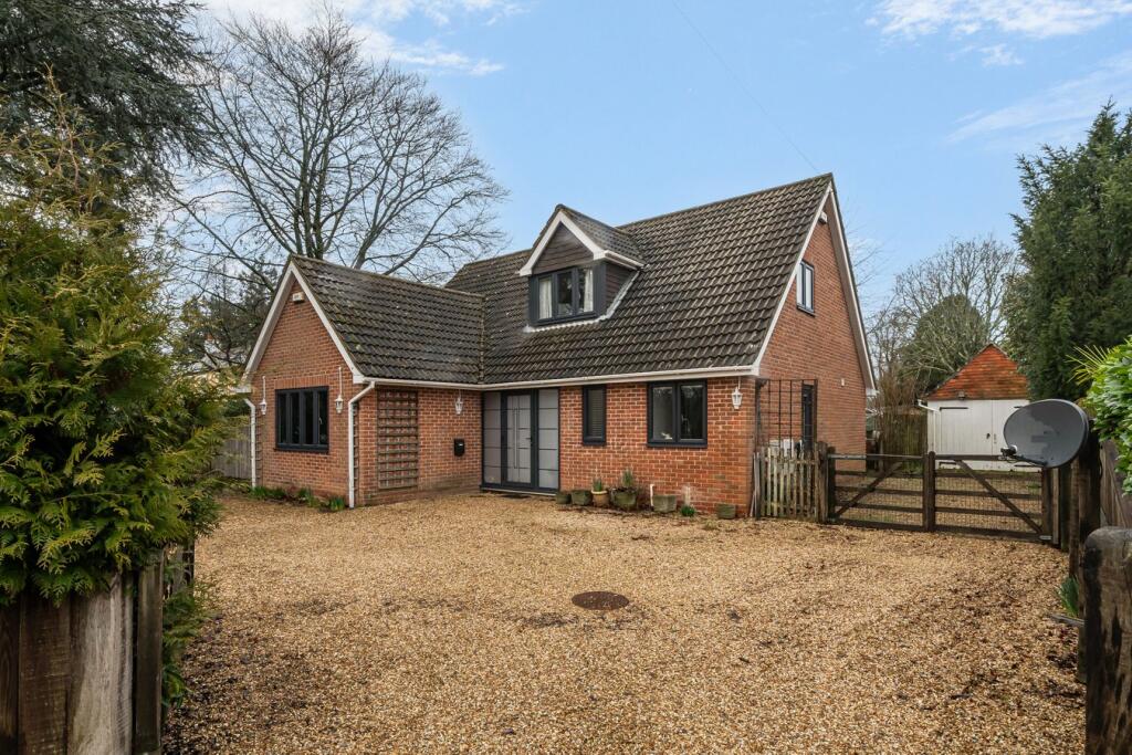 Main image of property: Lyndhurst Road, Brockenhurst, SO42