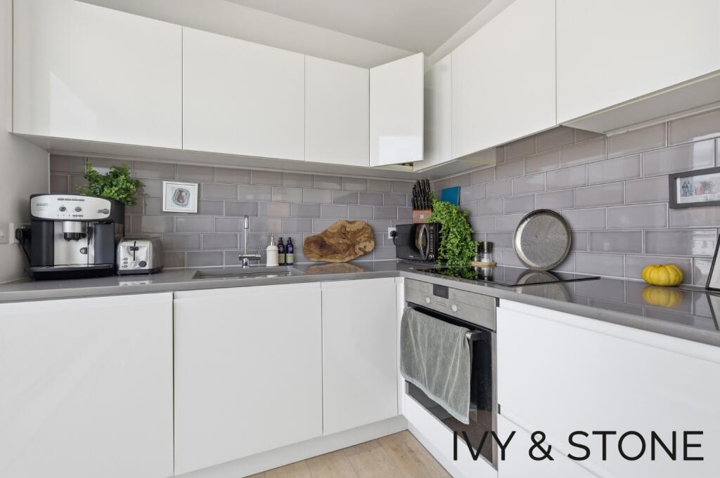 Cape House, Royal Wharf, E16 - More