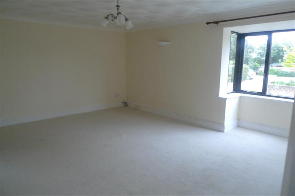 Apartment in Norwich - View 3