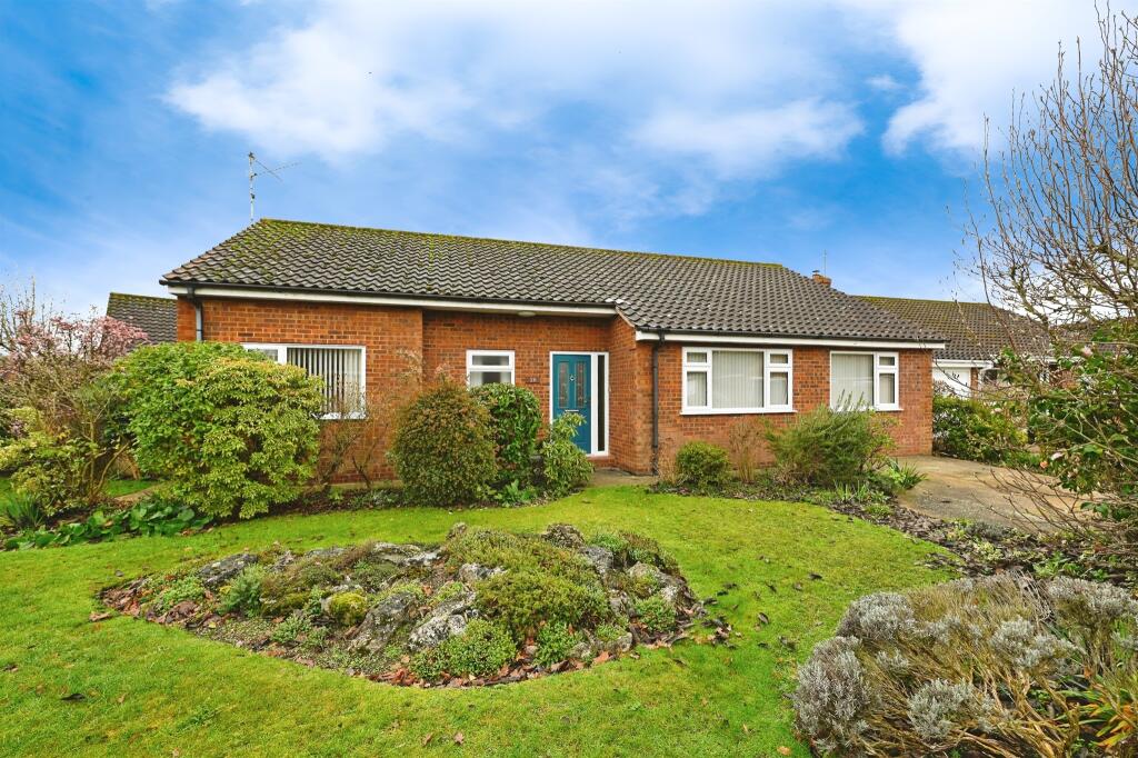 3-bed bungalow on Old Hall Drive, Dersingham, KING'S LYNN, £375,000