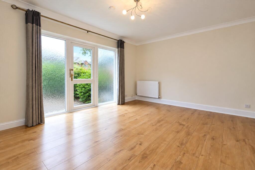 Apartment in Woking, Surrey - View 5