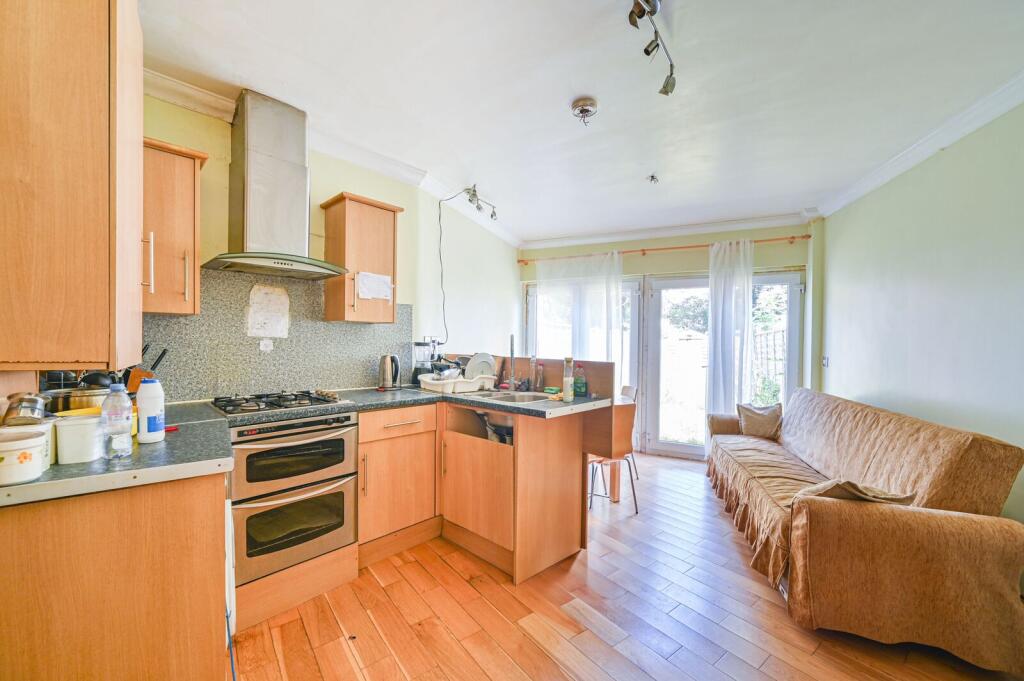 Pontefract Road, Downham, Bromley, BR1 photo 4