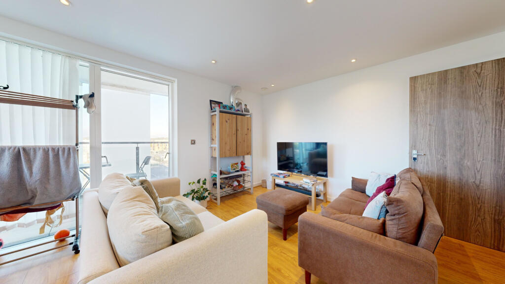 Apartment in Harrow - View 4