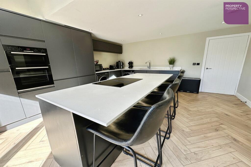 House in Oldham - View 5
