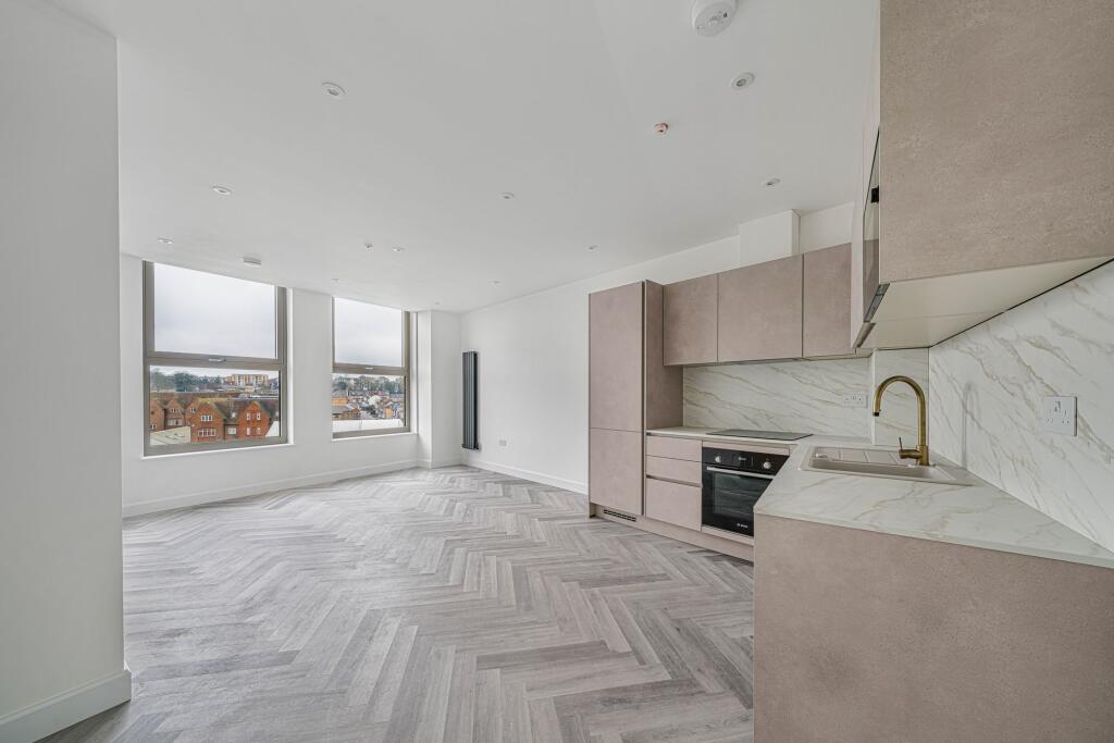 Main image of property: Flat 18 Telegraph House, 11-27 Hythe Street, Dartford, Kent, DA1 1GL