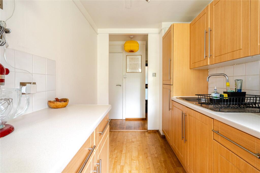 Apartment in London, Chalk Farm - View 5