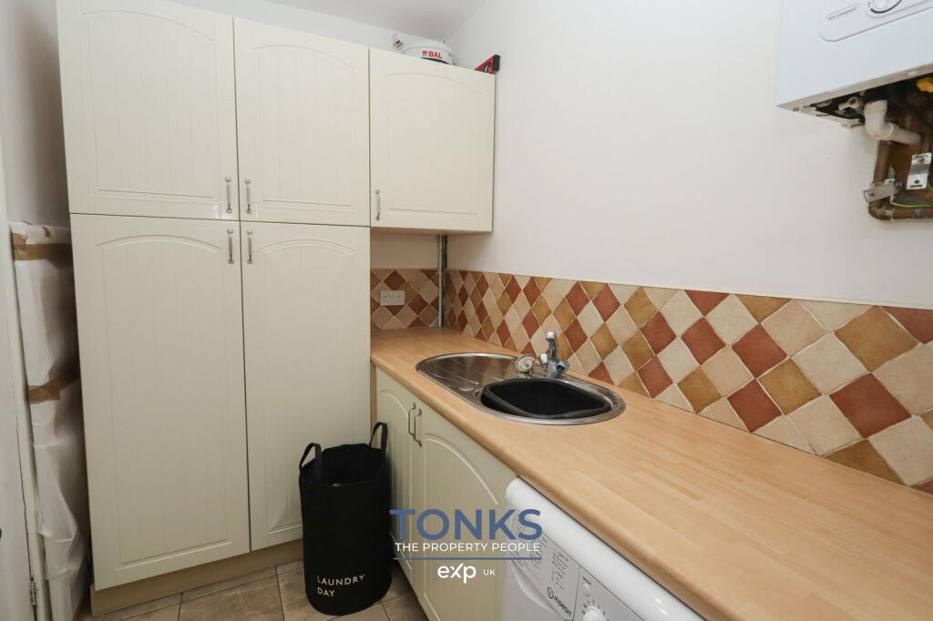 Additional image 10 of Swan Crescent, Oldbury, B69 4QQ