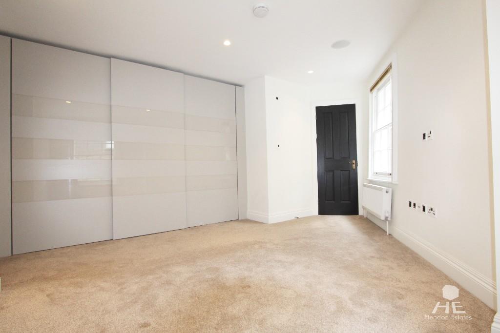 3 bedroom mews property for rent