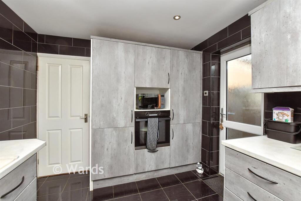House in Minster-on-Sea, Neats Court - More