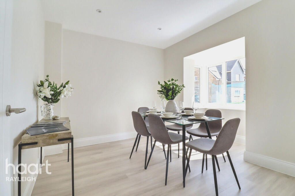 House in Rochford, Rayleigh - View 3