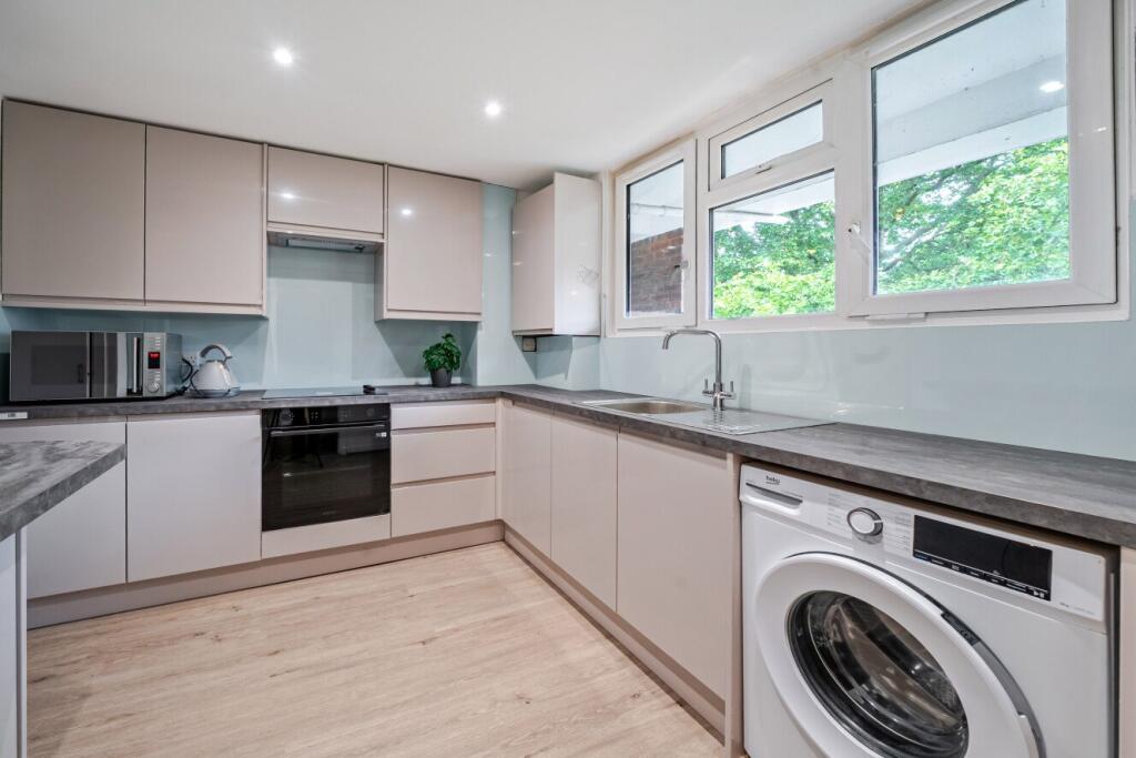 Apartment in London - View 2