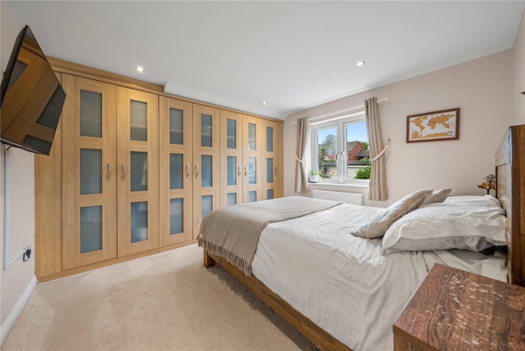 House in Worcester - View 4