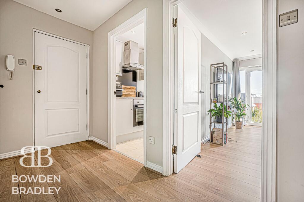 Apartment in London, Hainault - More