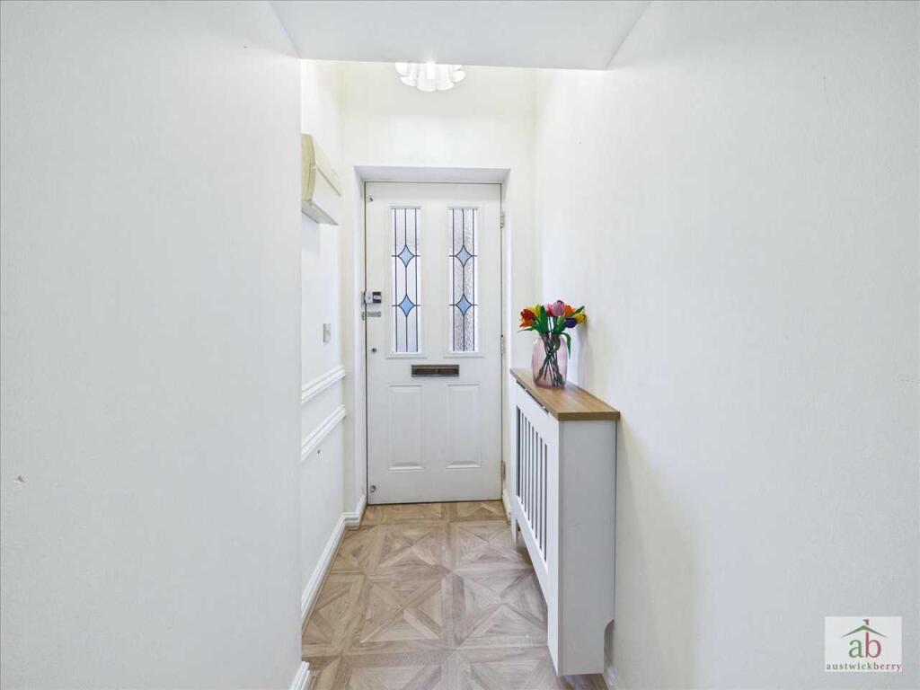 Apartment in Ipswich, Suffolk - View 2