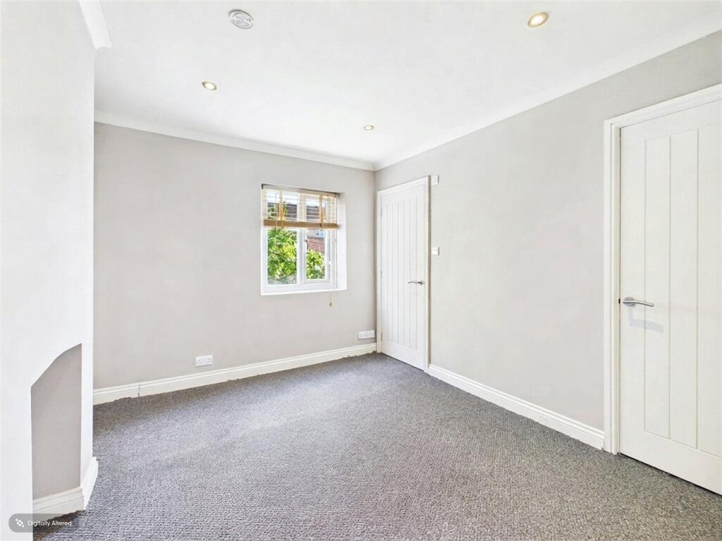 Apartment in Reading - View 5