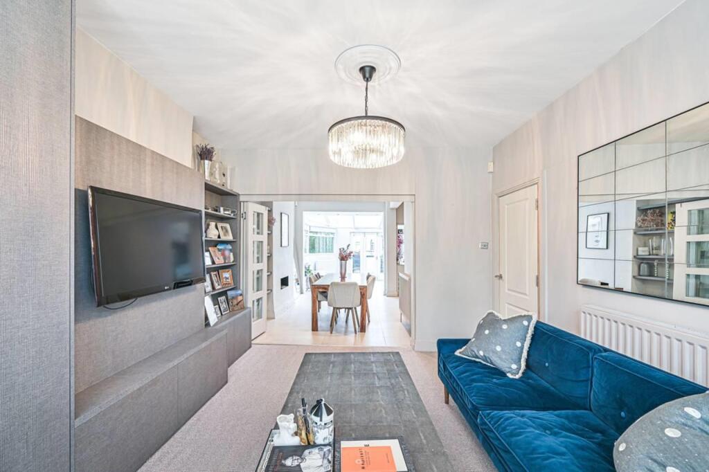 House in London, Marshall Estate, Mill Hill - More
