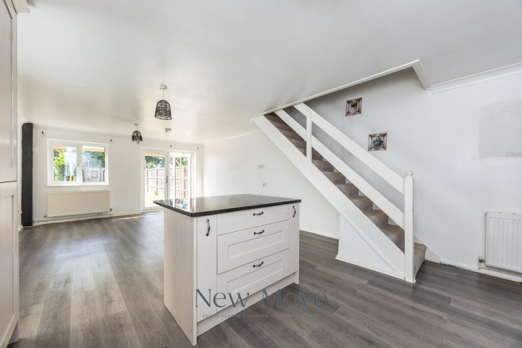 Lancaster Close | Crawley | RH10 | New Move Estate Agents - View 3