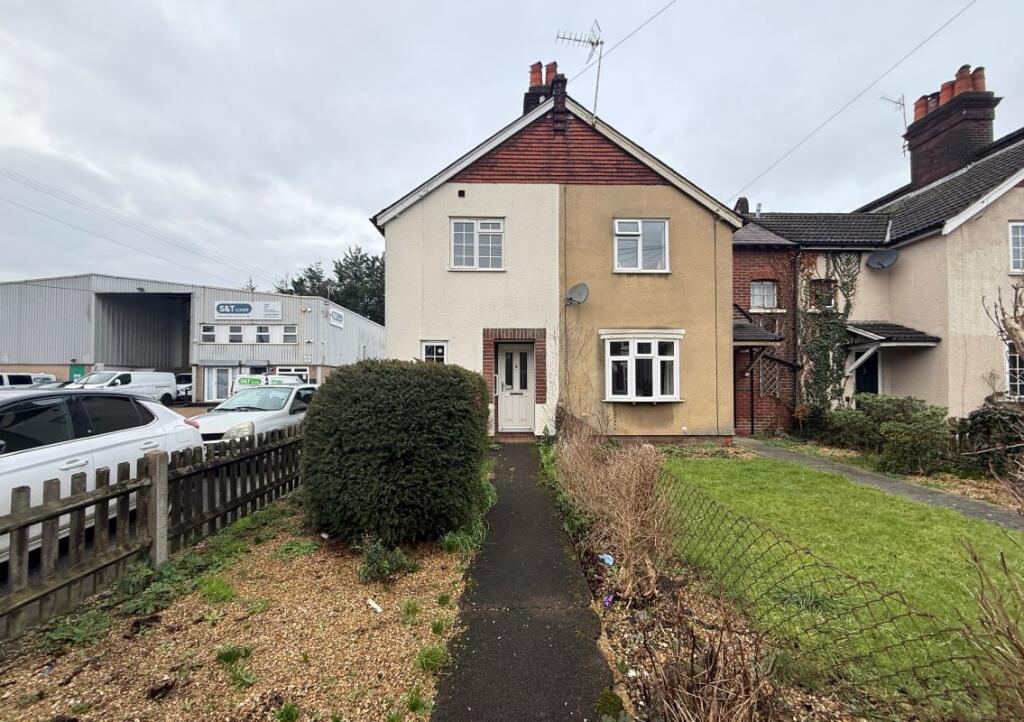 Main image of property: 1 Dutton Lane, Eastleigh, Hampshire, SO50 6AA