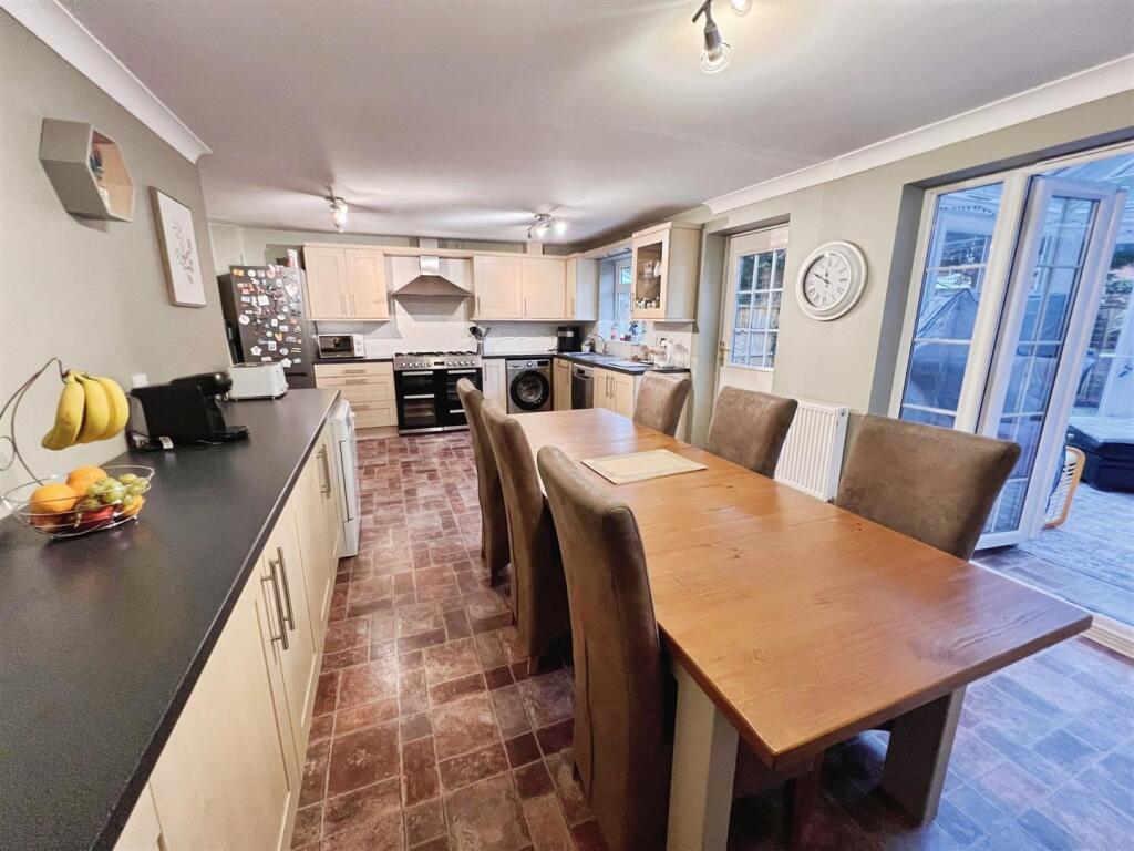 Navigation Drive, Glen Parva, Leicester photo 4