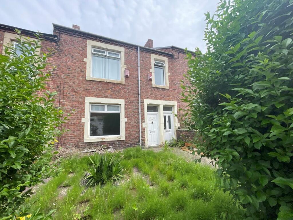Main image of property: 11 Axwell Terrace, Swalwell, Newcastle upon Tyne, Tyne and Wear, NE16 3JS