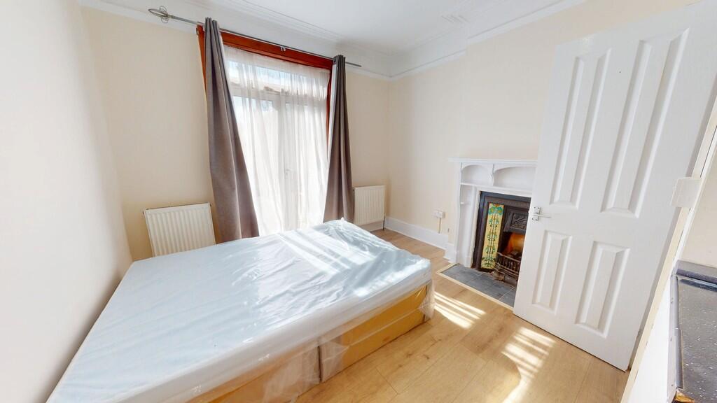 Main image of property: Bedsit to let in Thornton Heath
