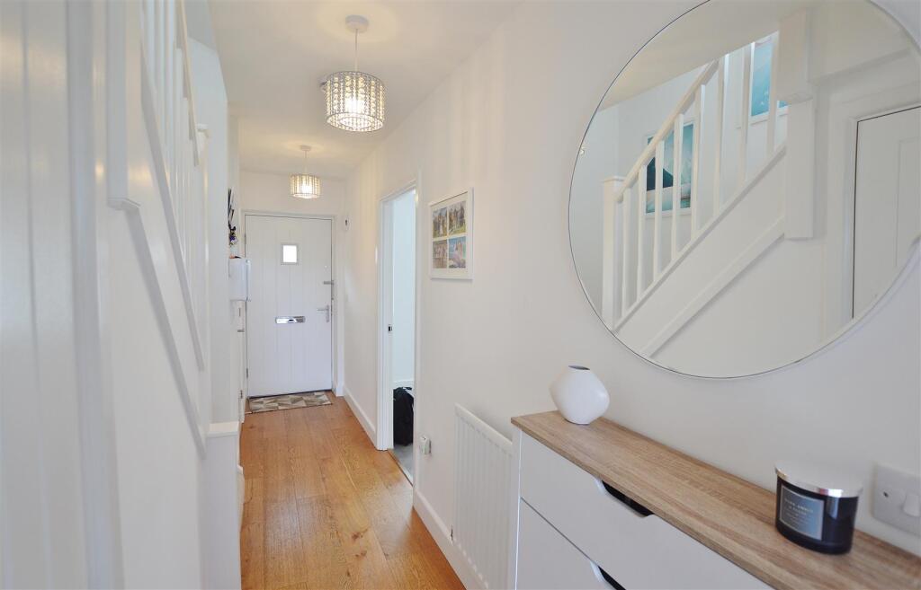 House in Slough - View 4