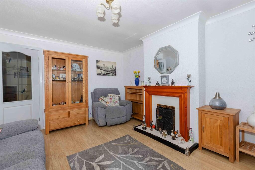 Meadow Road, Worthing photo 4