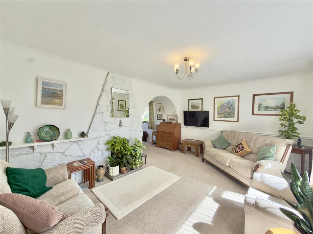 Flints Close, Frome photo 2