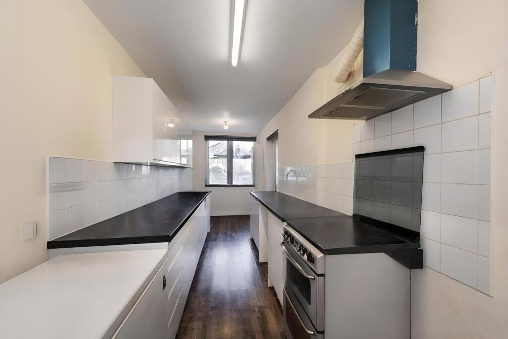 House in Dartford - View 5