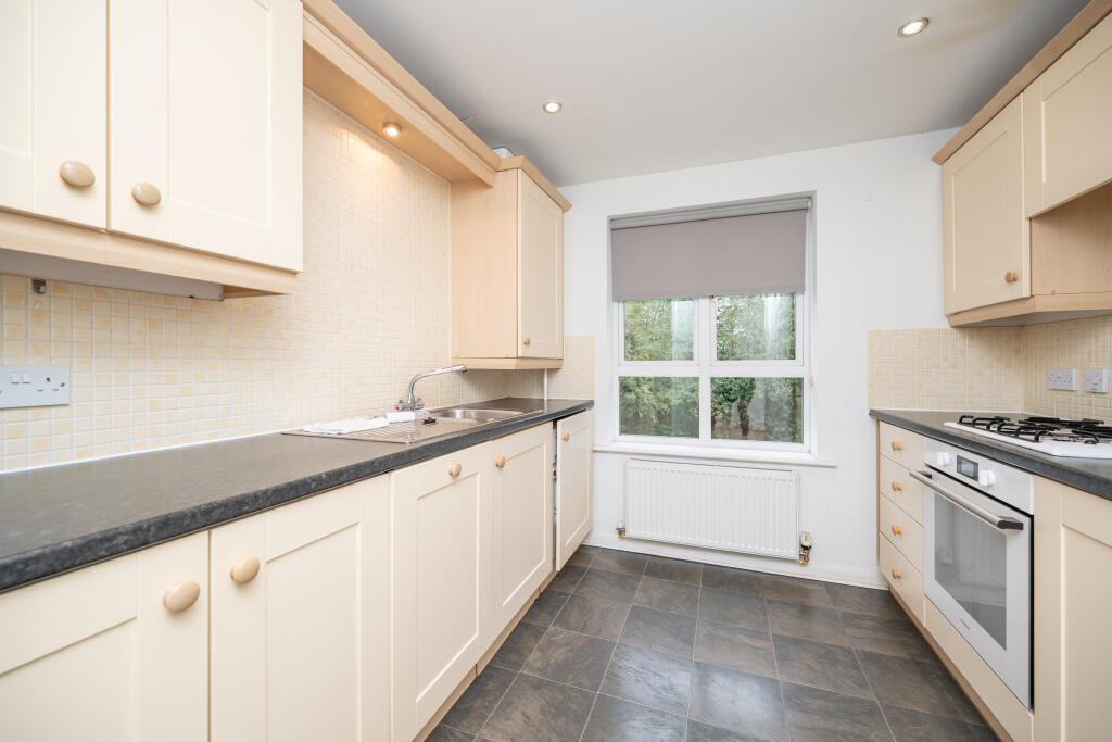Apartment in Bromsgrove - View 2