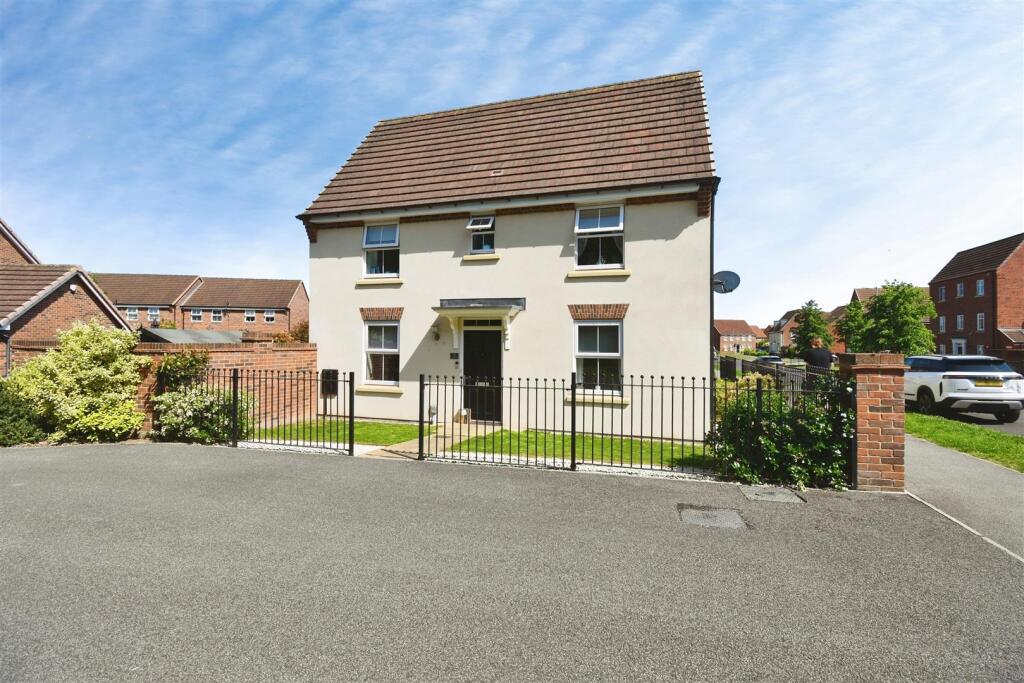 House in Anlaby, Anlaby with Anlaby Common - More