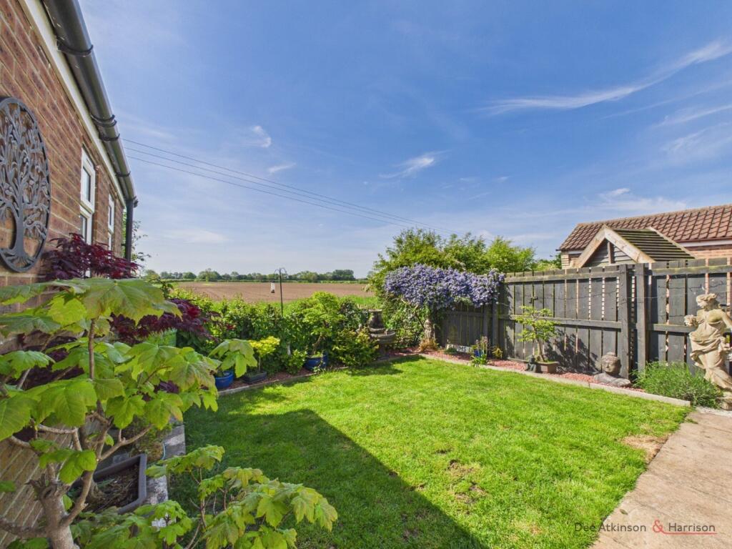 7, Welburn Court, Beeford, YO25 8EZ photo 4