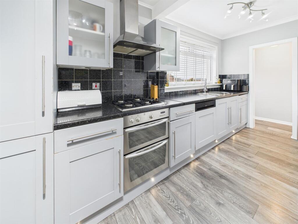 Spruce Avenue, Johnstone - View 5