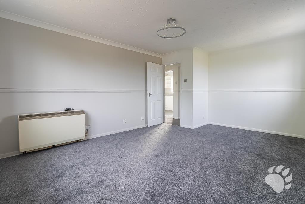Apartment in Southend-on-Sea - View 3