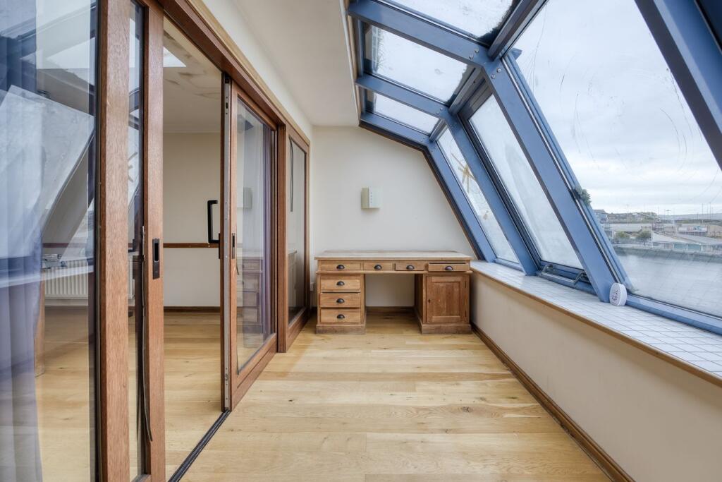 Apartment in Glasgow - More