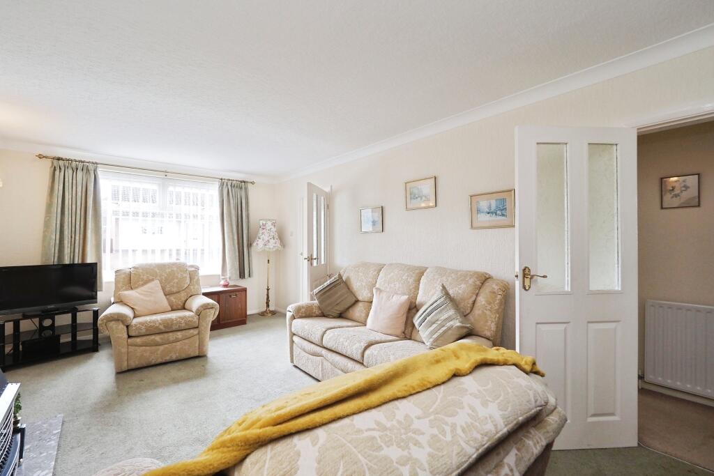 Harcourt Crescent, Nottingham, NG16 photo 4