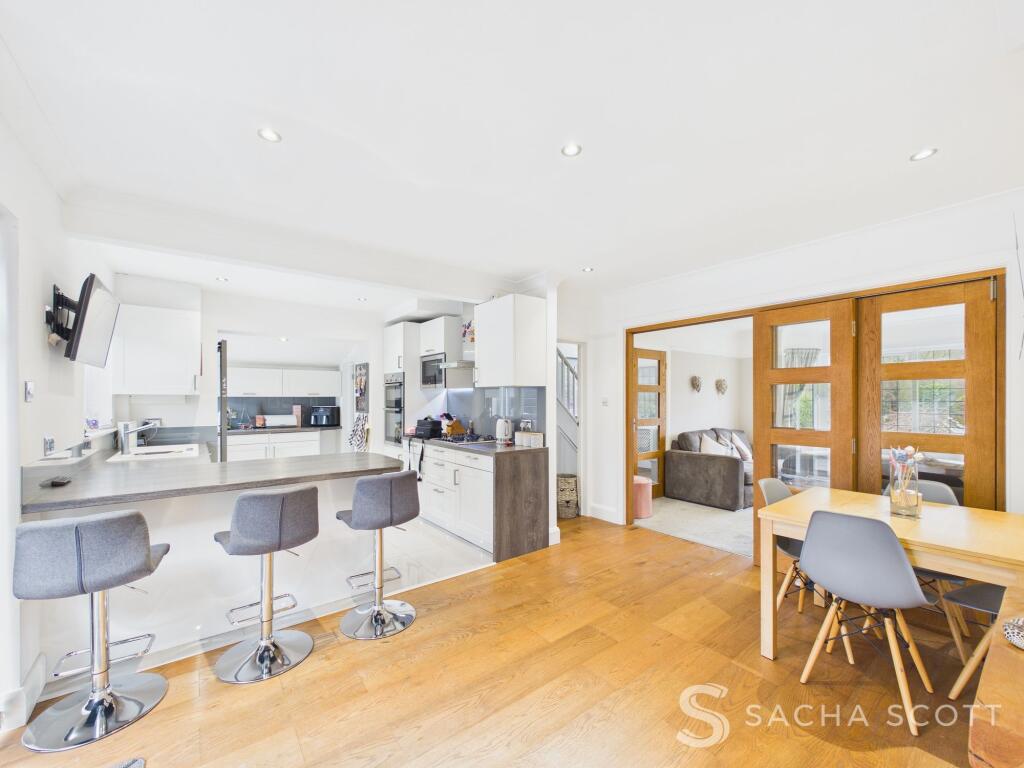 Chipstead Lane, Lower Kingswood, KT20 photo 3