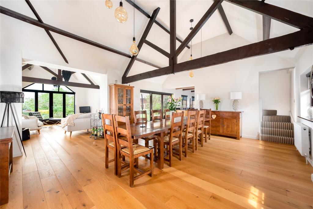 Straws Hadley Court, Lower End, Wingrave, Buckinghamshire, HP22 photo 3