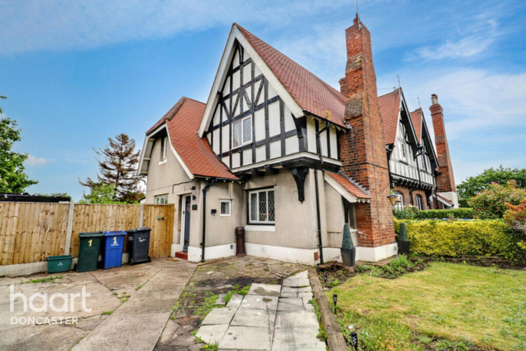 2-bed terraced on Station Road, Rossington, Doncaster, £190,000