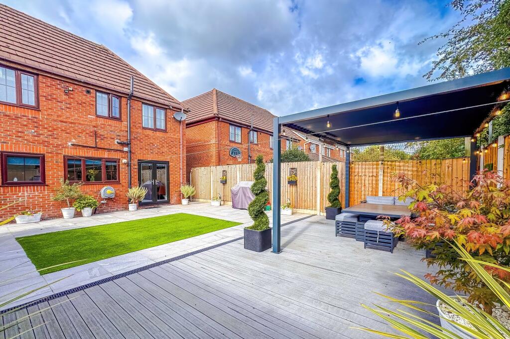 House in St Helens, Denton's Green - View 4