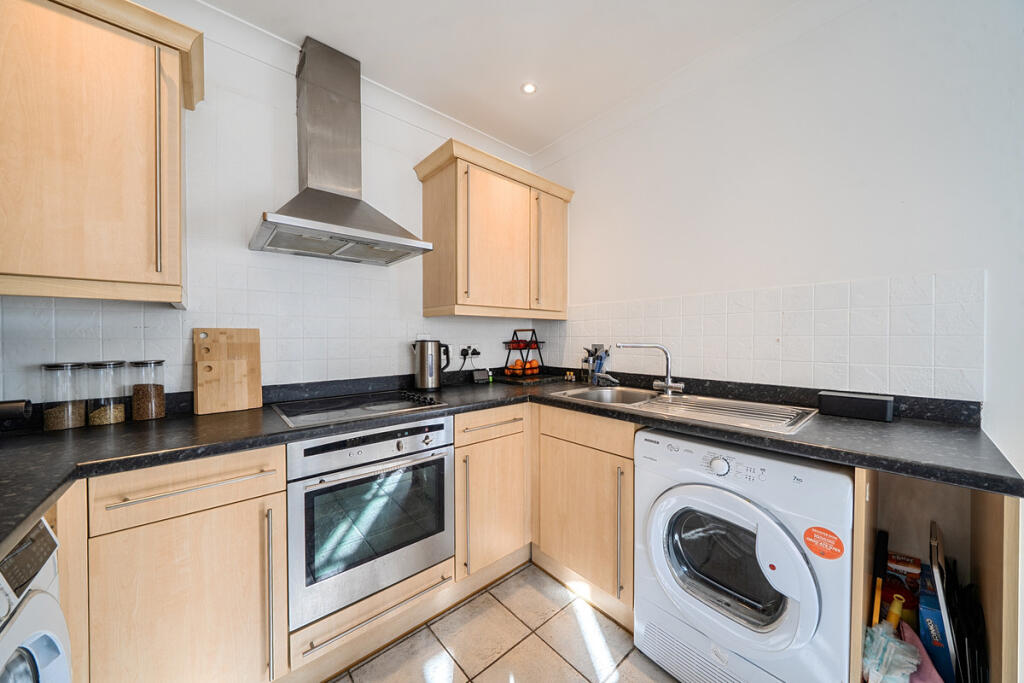 House in London, Bellingham, Southend - View 3