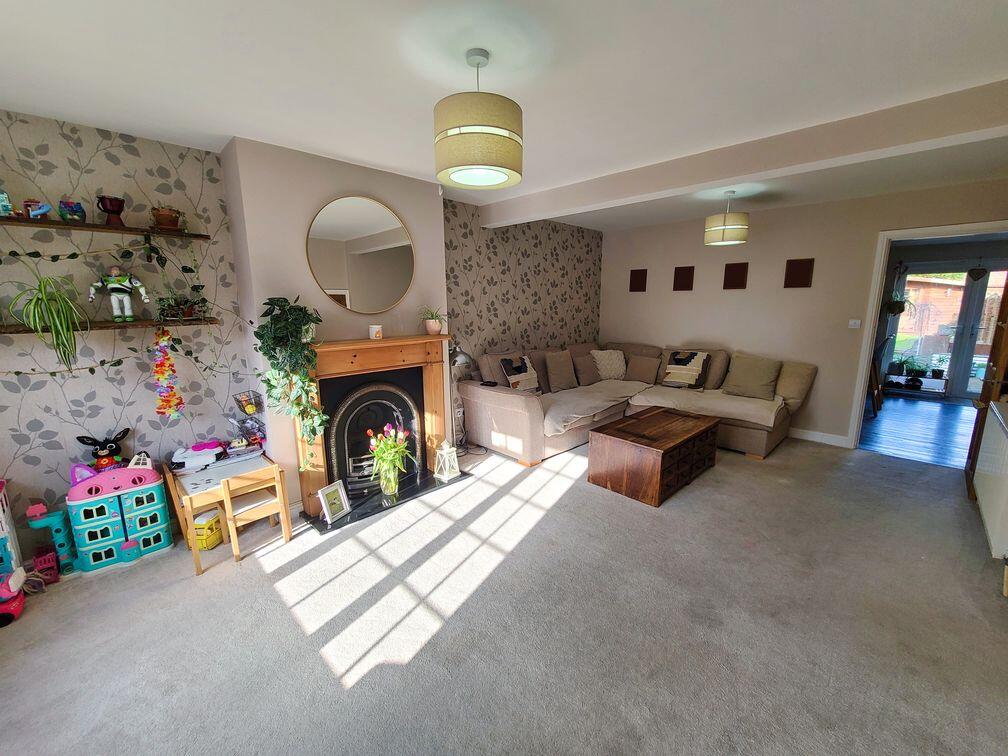 Testwood Crescent, Totton, SO40 photo 3