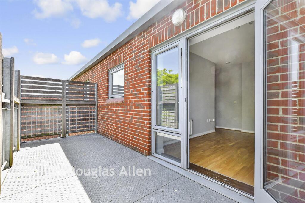 Main image of property: Serpentine Close, Chadwell Heath, Essex