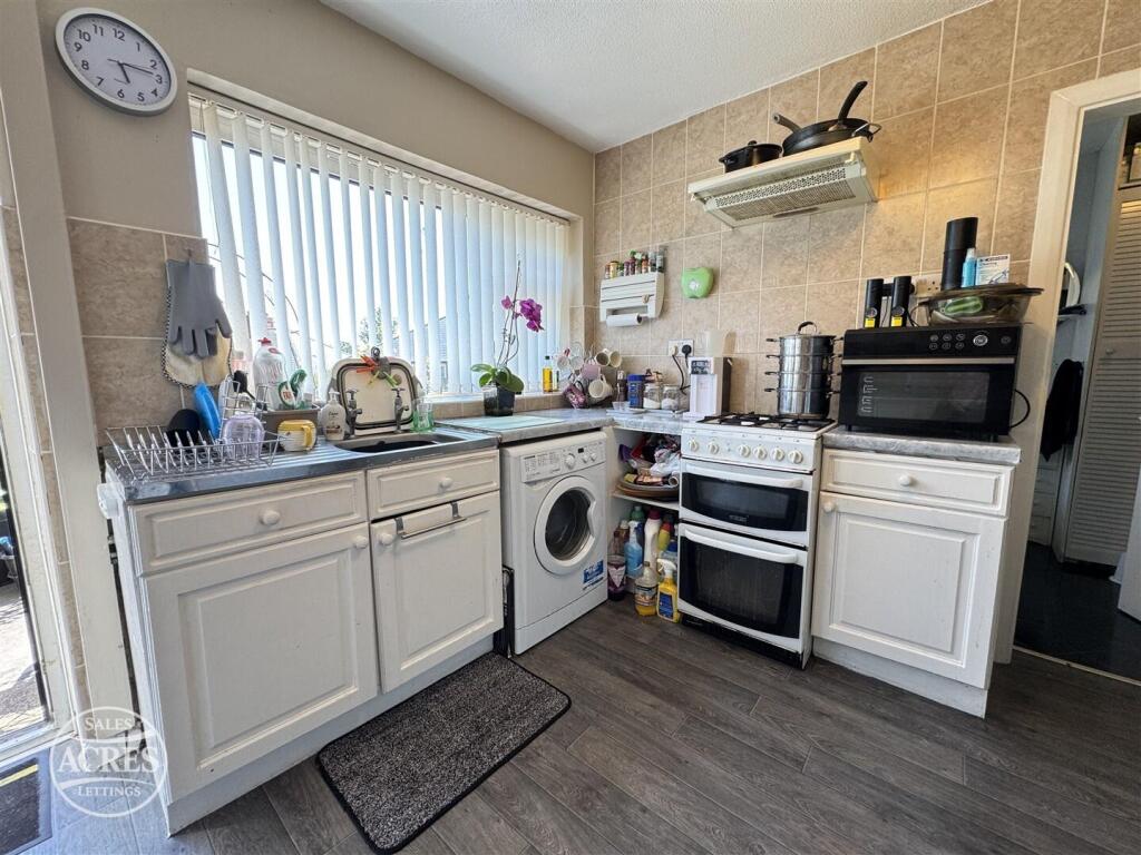 House in Birmingham, Banners Gate, Kingstanding - More