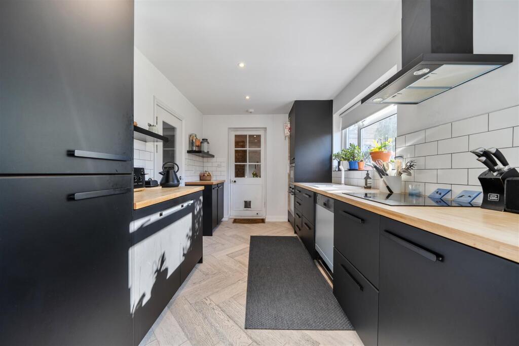 House in Elmbridge, Surrey - More