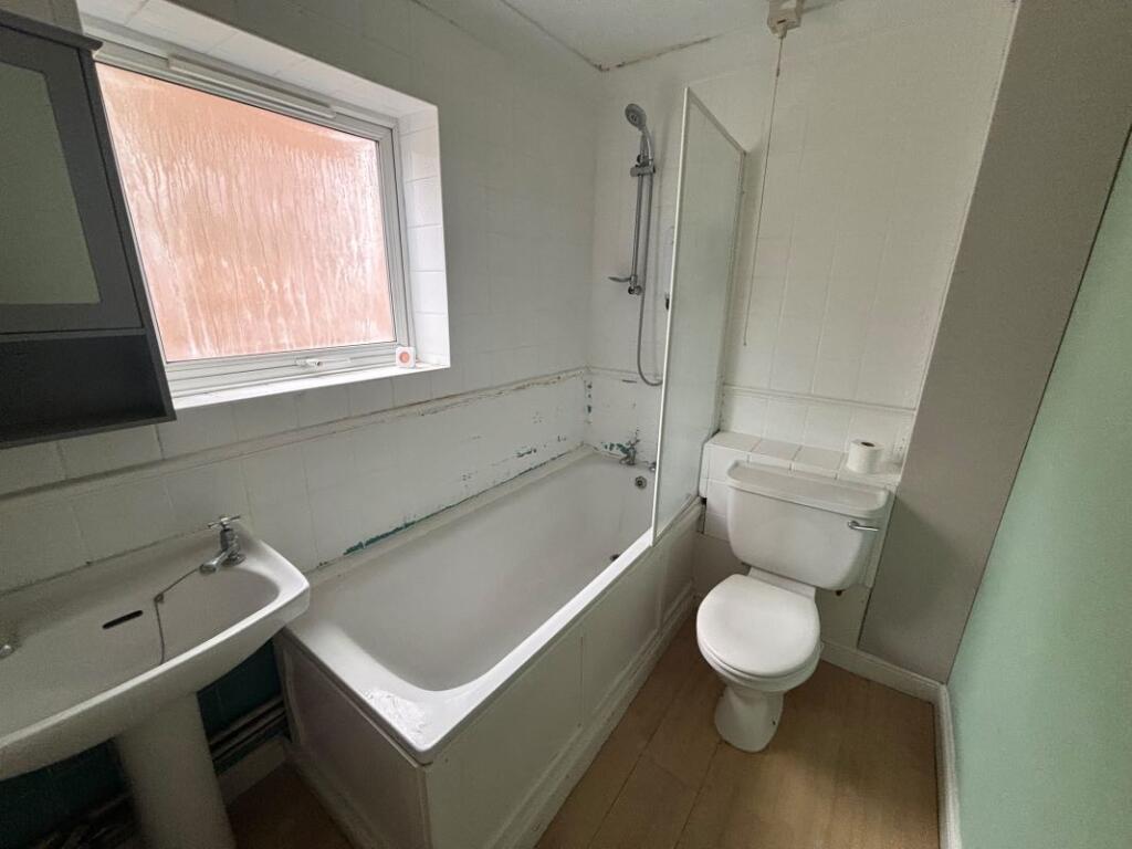 Apartment in Dartford - View 5