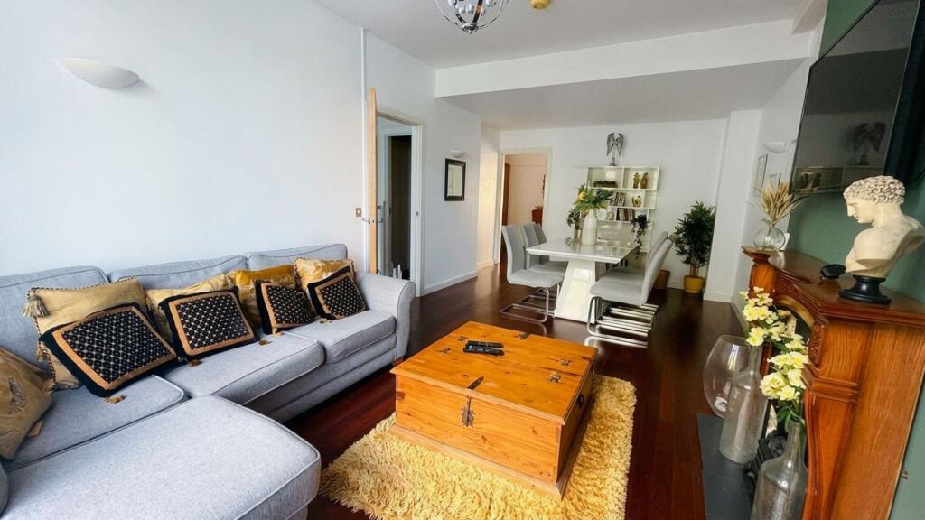 Main image of property: Princess Road East, Leicester, LE1