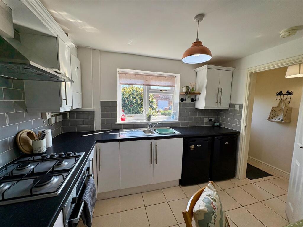5, Ringhills Road, Bilbrook photo 3