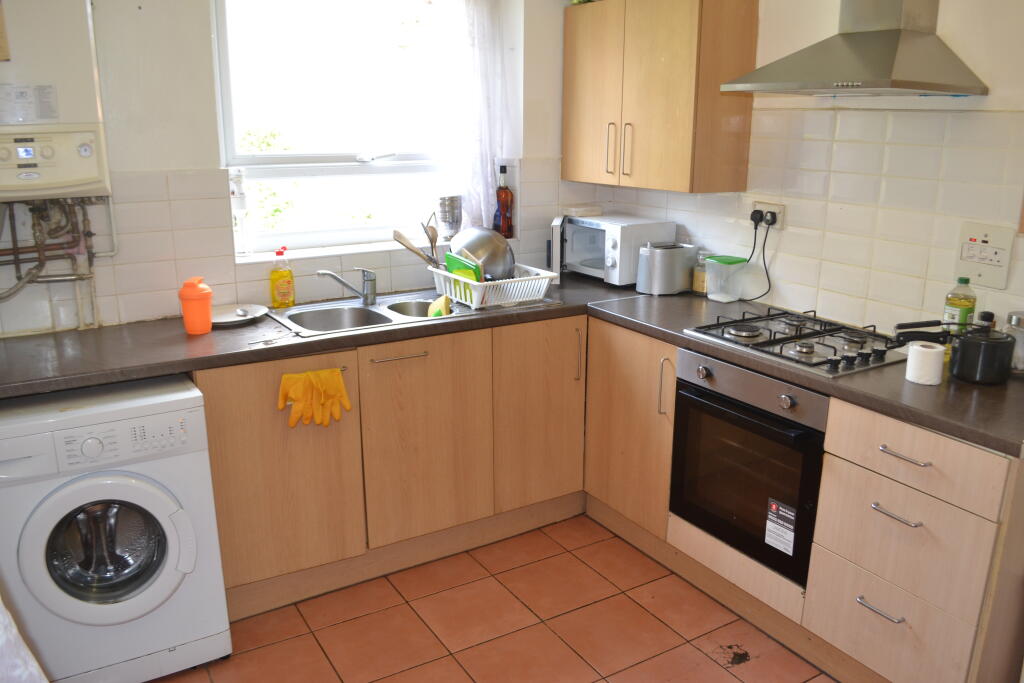 4 bedroom terraced house for rent